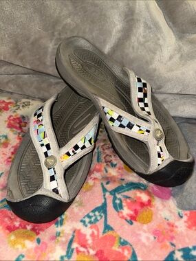 Keen Women's Gray Flip Sandals with Multicolor Checker Straps